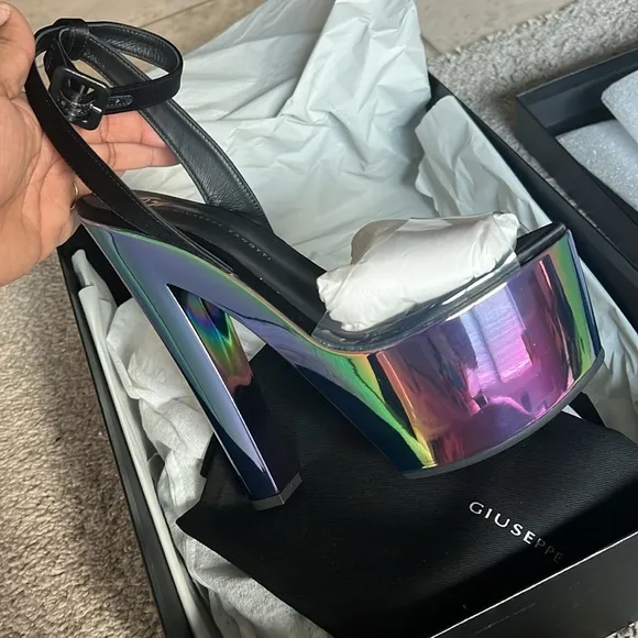 Giuseppe Zanotti platform sandals NIB  sz 8