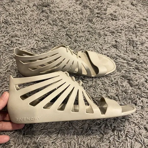 Givenchy Rubber CutOut Accent Gladiator Sandals Size 10 IT 40