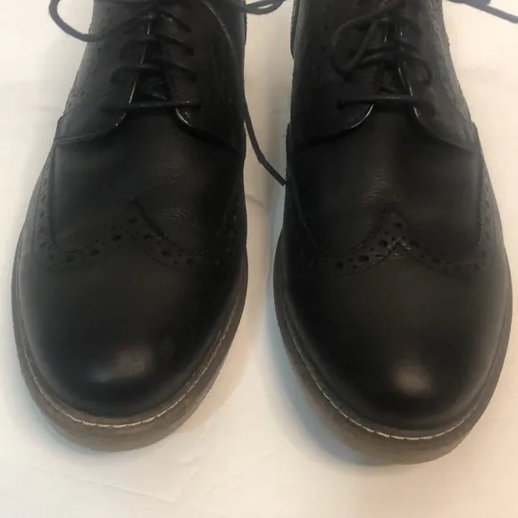 Gordon Rush black leather shoes, size 9 1/2