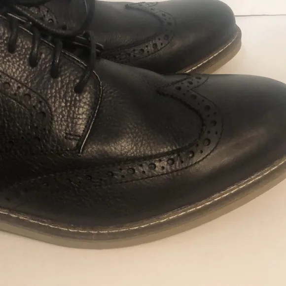 Gordon Rush black leather shoes, size 9 1/2