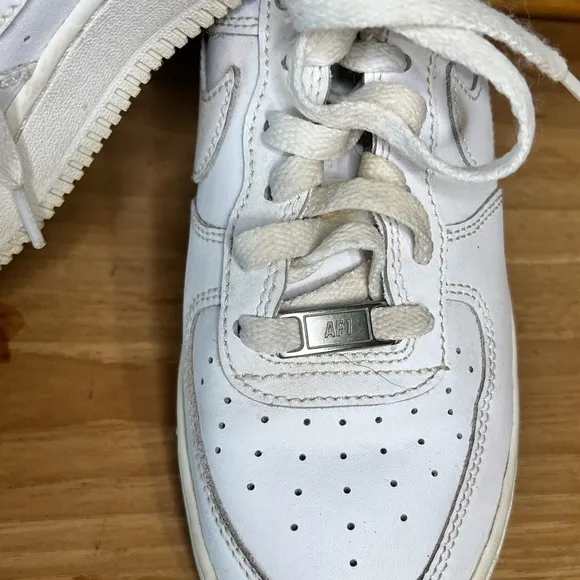 GUC Girls 4.5 Y Nike Airforce 1 white Tennis Shoes Sneakers