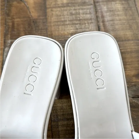 Gucci beige rubber platform sandals size 8.5