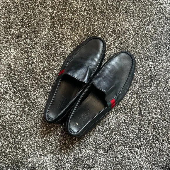 Gucci Black and Red Loafers Sleek Slip-Ons