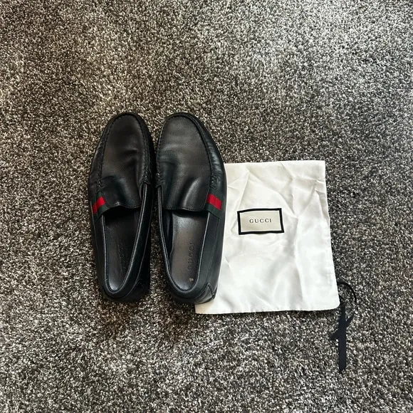 Gucci Black and Red Loafers Sleek Slip-Ons