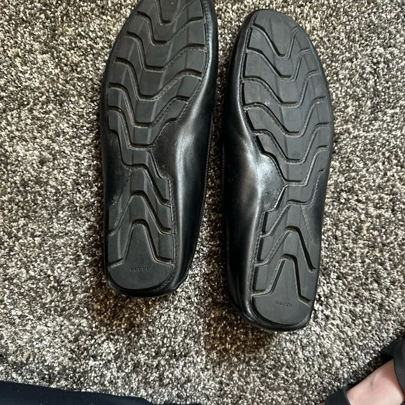 Gucci Black and Red Loafers Sleek Slip-Ons
