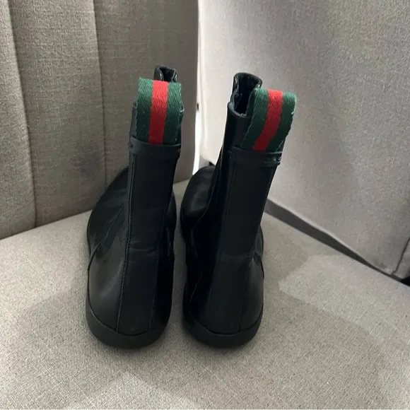 Gucci Black Leather Web Pull Tab Rubber Sole Hi Chelsea Boot sz 9 US