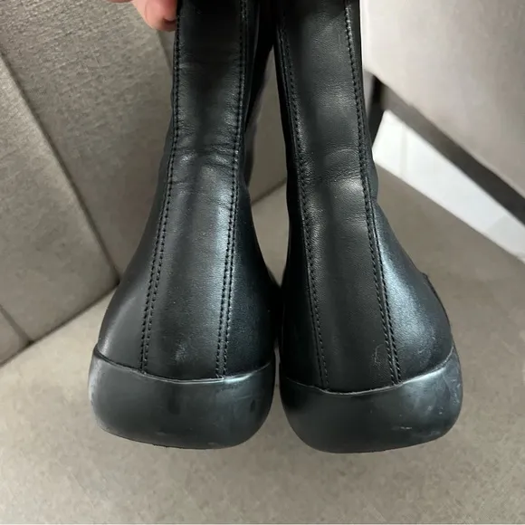 Gucci Black Leather Web Pull Tab Rubber Sole Hi Chelsea Boot sz 9 US