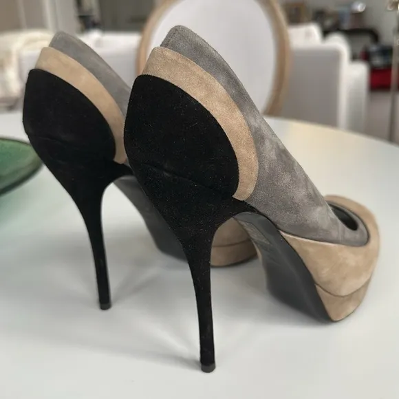 Gucci Color Block Suede Peep Toe Platform Heels NWOT