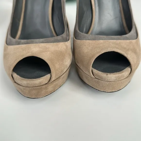 Gucci Color Block Suede Peep Toe Platform Heels NWOT