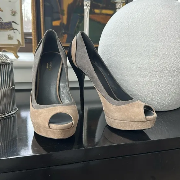 Gucci Color Block Suede Peep Toe Platform Heels NWOT