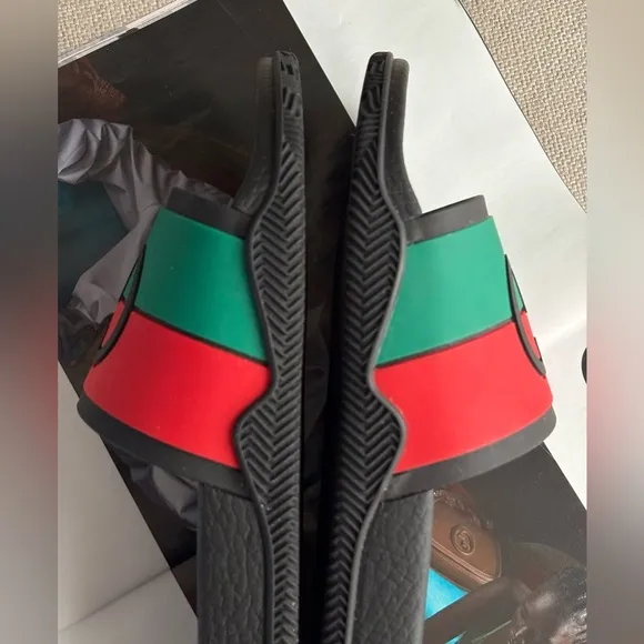 Gucci Interlocking G Rubber Slides Sandals In Black / Red / Green Size 40 EUR