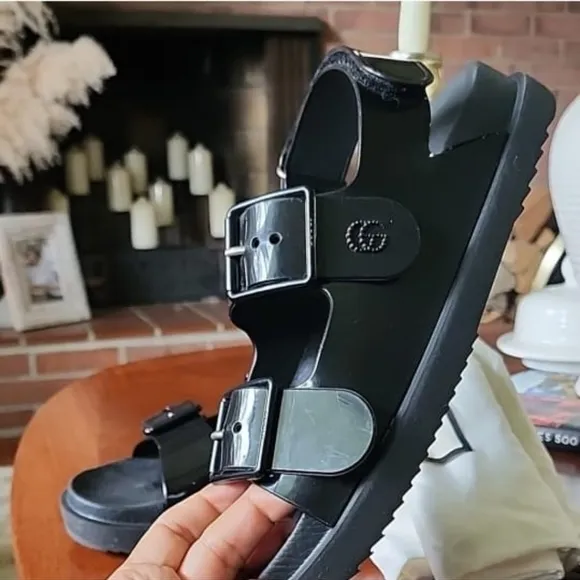 Gucci Isla Rubber Sandals