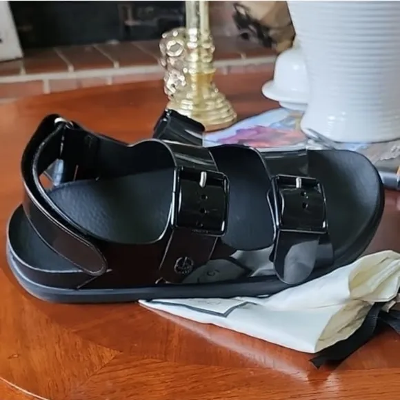 Gucci Isla Rubber Sandals