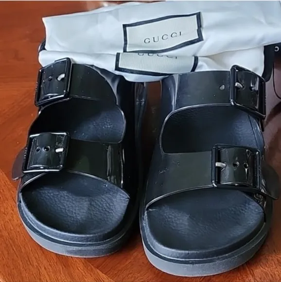 Gucci Isla Rubber Sandals