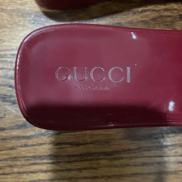 Gucci Jelly Mystic red Rubber Embossed Logo Mule Toe Sandals Size 37