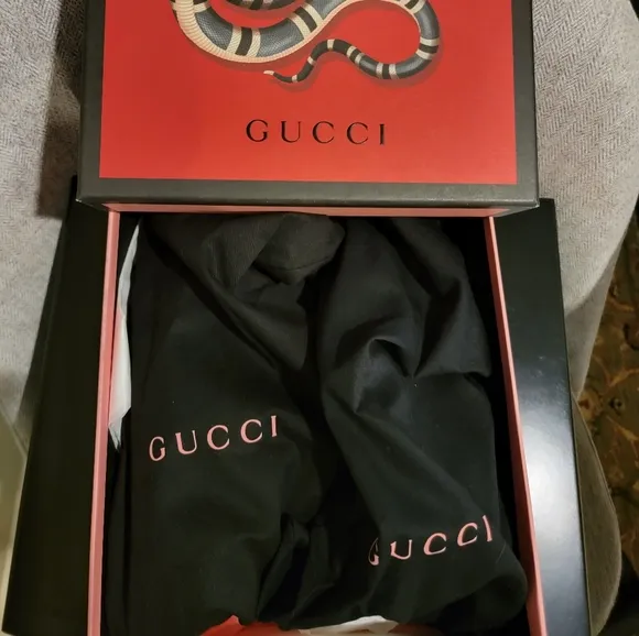 Gucci Leather shoes
