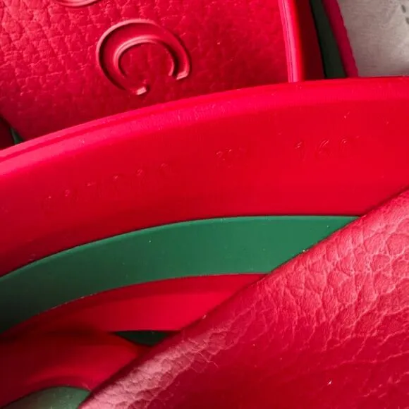 GUCCI Red Green Striped Web Accent Rubber Sandals, IT37/US7