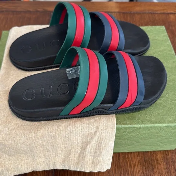 Gucci  rubber Black Sandals with Red and Green Straps