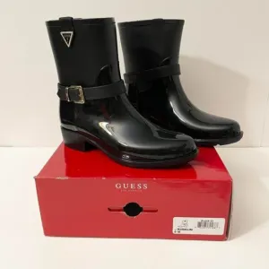 Guess Boots Womens Size 8 Black Booties Slip On Rubber Rain Boot GF Kirklin