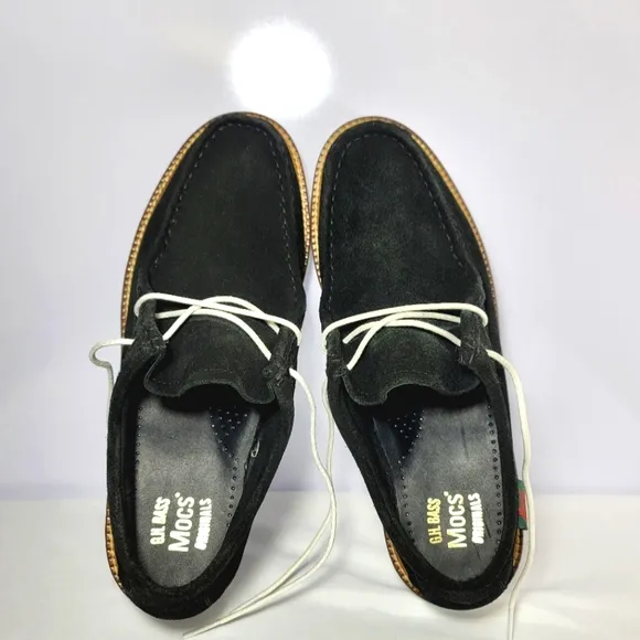 GW Bass Men Size 10 Wallace Suede Moc shoes.