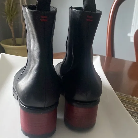 HALMANERA Boots. Rubber Sole. Red Wood Circular Heel. 39