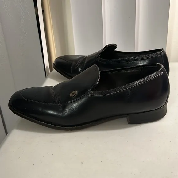 Hanover black men’s dress shoes/slip ons Sz 8 1/2 D