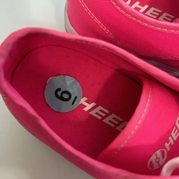 Heelys Girls Size 6 Pink White Canvas Lace Up Roller Skate Shoes NWT