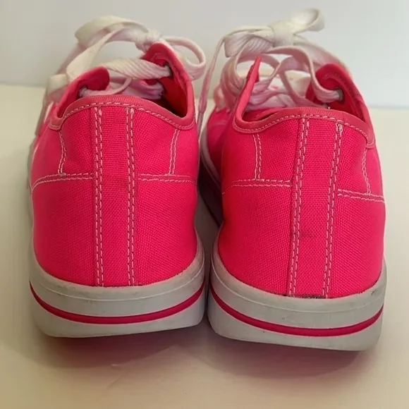 Heelys Girls Size 6 Pink White Canvas Lace Up Roller Skate Shoes NWT