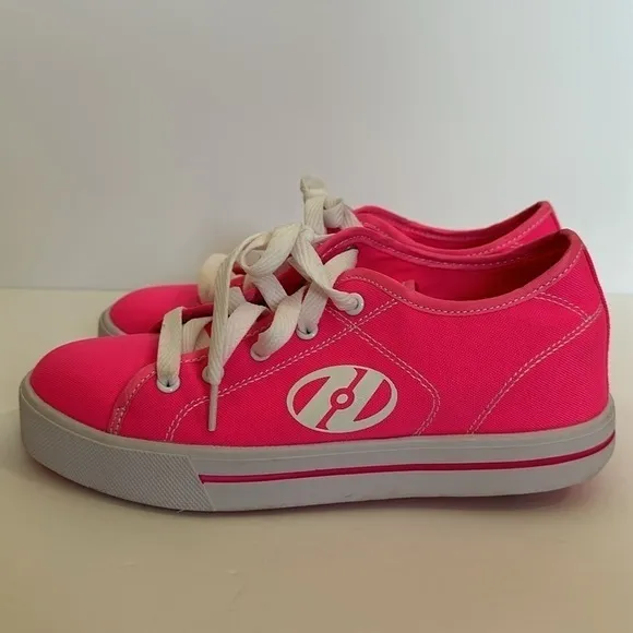 Heelys Girls Size 6 Pink White Canvas Lace Up Roller Skate Shoes NWT
