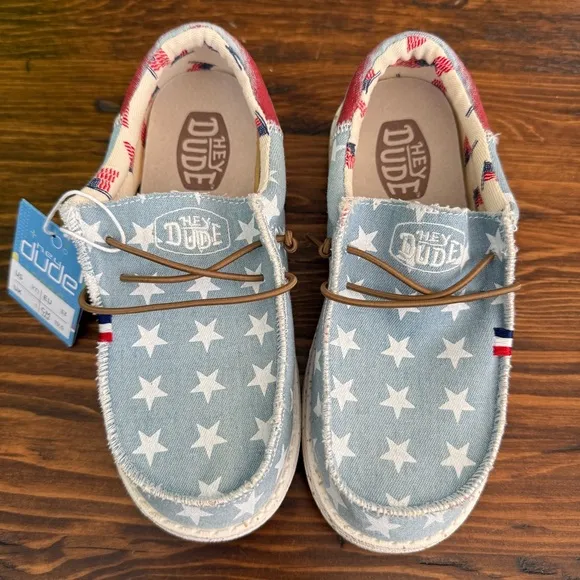 Hey Dude Boys' Wally Youth Americana Casual Shoes in Denim Star Size 1