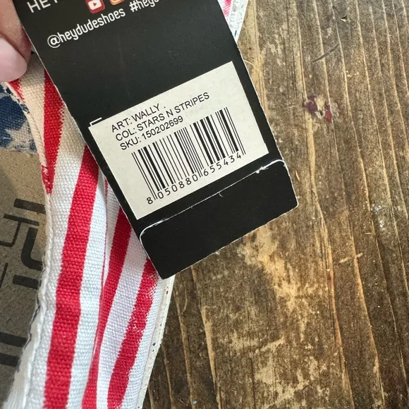 🆕hey DUDE patriotic slip ons! 🇺🇸unisex but mens sizing!! Super comfy-see pic: