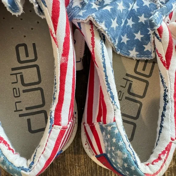 🆕hey DUDE patriotic slip ons! 🇺🇸unisex but mens sizing!! Super comfy-see pic: