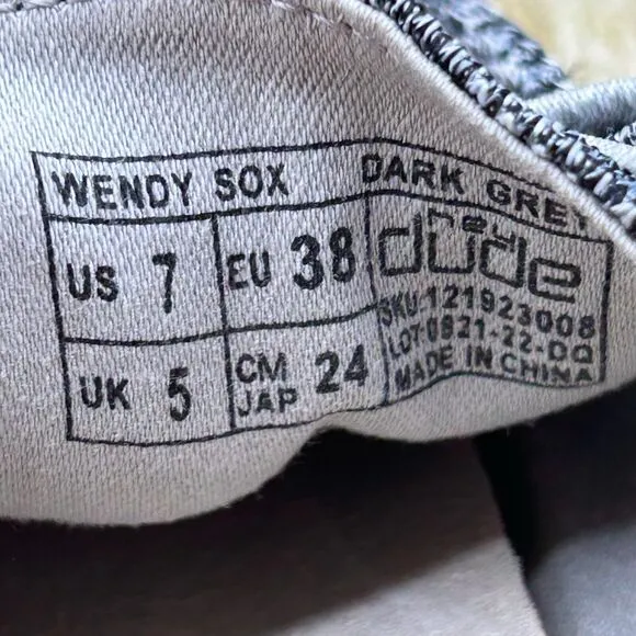 Hey Dude Shoes Wendy Sox Women’s Size 7 Dark Gray Shoes Slip On‎ Loafer
