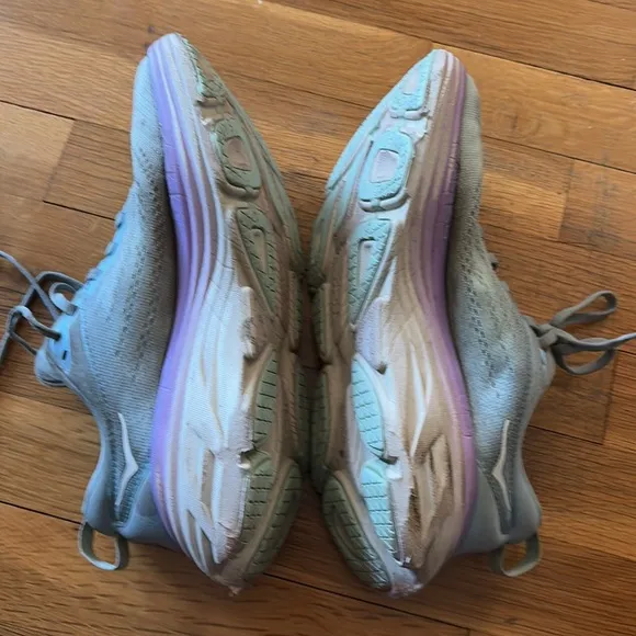 Hoka bondi 8 sneakers size 7.5
