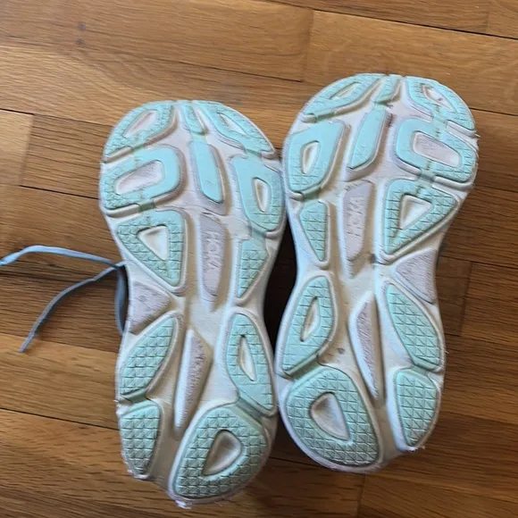 Hoka bondi 8 sneakers size 7.5