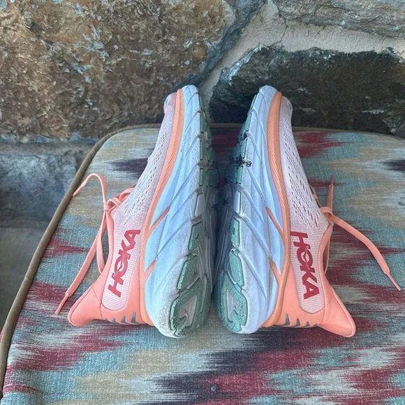 Hoka Clifton 8 Sneakers in Cantaloupe/Silver Peony Size 8.5