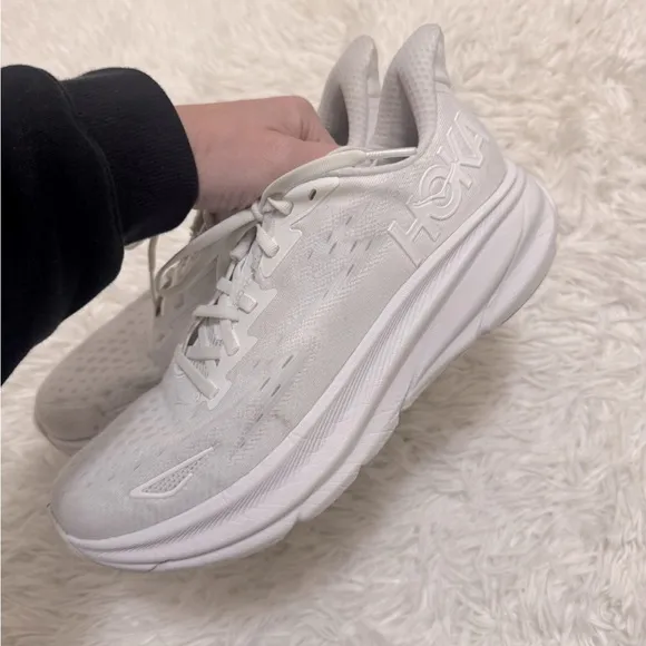 HOKA Clifton 9 Tennis Shoes Women's White Running Shoes White Hokas