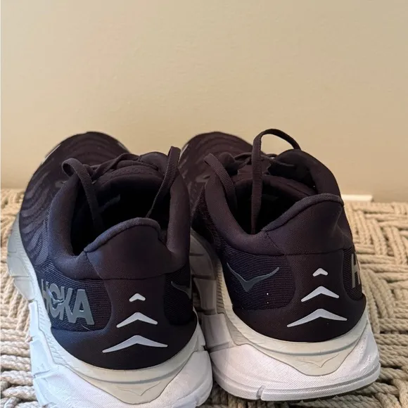HOKA Men 11 2E Arahi 6 Black Sneaker Shoe EXTRA WIDE