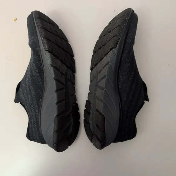 Hoka Woman 8.5 Cavu 3 Slip