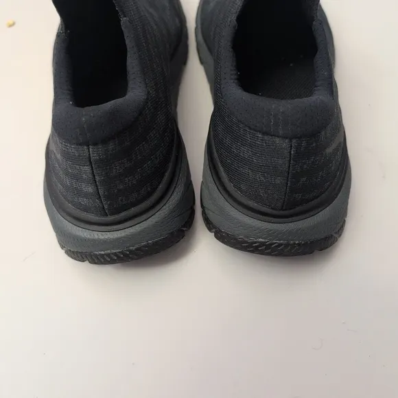 Hoka Woman 8.5 Cavu 3 Slip