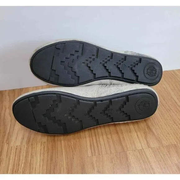 House of Harlow Mara Skull Moccasin Boots 7.5