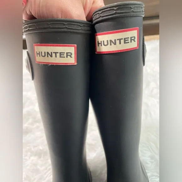 HUNTER Big Kids Original Rain Boots Youth 2 Rubber Black Matte Gender Neutral