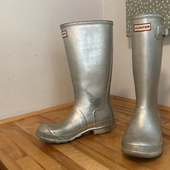 Hunter Metallic Silver Tall Rubber Rain Boots Size 6
