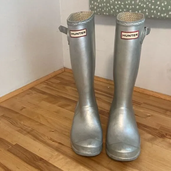 Hunter Metallic Silver Tall Rubber Rain Boots Size 6