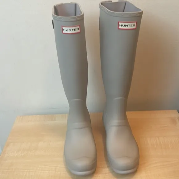 HUNTER Orig. Gray Back Adj. Waterproof Tall Boots (New) &amp; HUNTER Rubber Care Kit