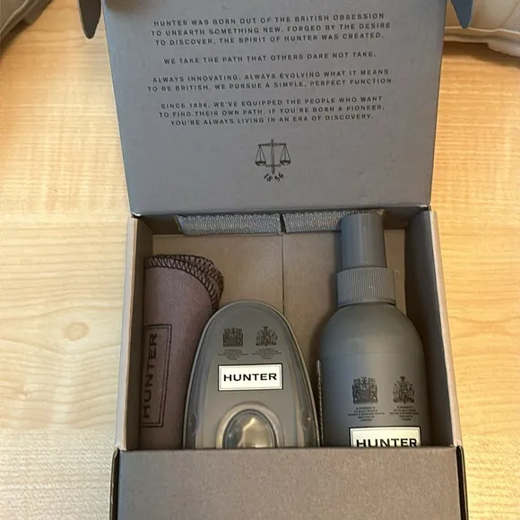 HUNTER Orig. Gray Back Adj. Waterproof Tall Boots (New) &amp; HUNTER Rubber Care Kit