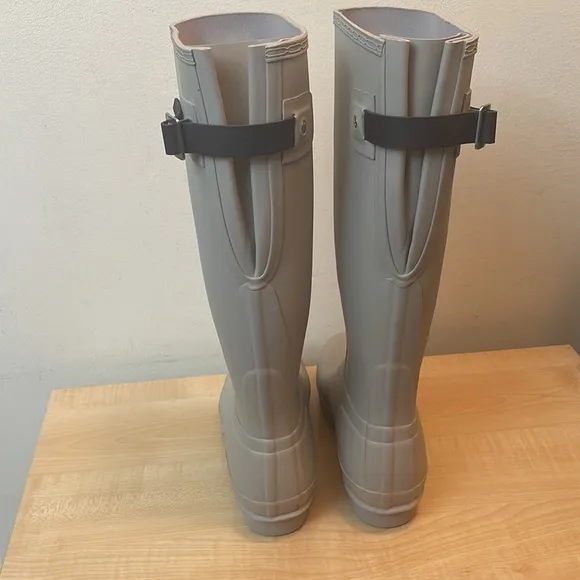 HUNTER Orig. Gray Back Adj. Waterproof Tall Boots (New) &amp; HUNTER Rubber Care Kit