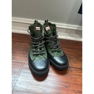 Hunter x Target Women's Size 9.5 Men’s 7.5 Green Canvas / Black Rubber Ankle Rai
