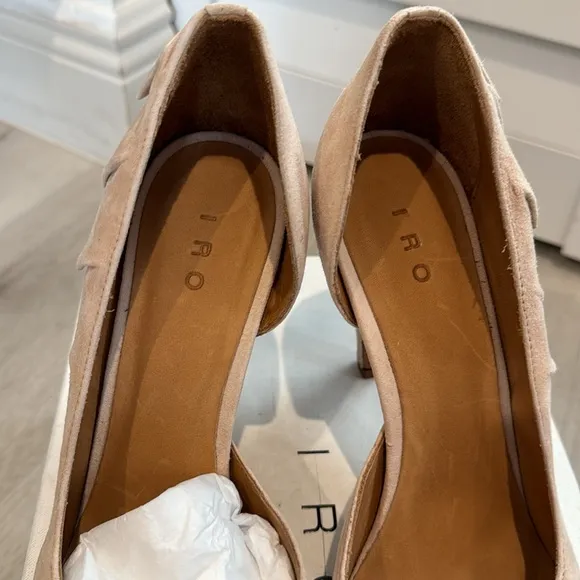 IRO NWT Suede Leather Nude Ruffled Heel Shoes. Very stylish.