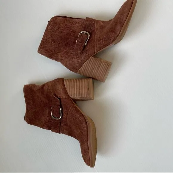 Isola Lavoy block heel boot with coco Suede heeled ankle boots cognac suede